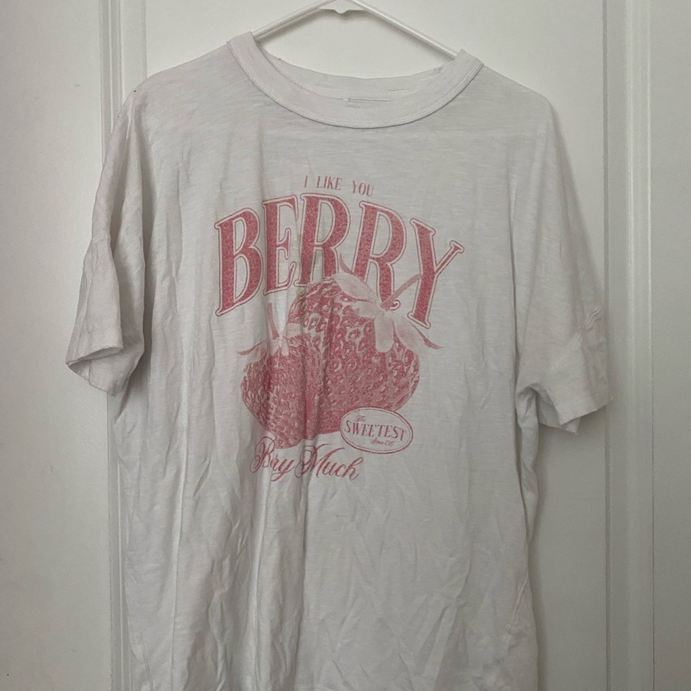 Aerie White T-Shirt with Pink Berry Graphic
